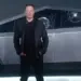 Wird Elon Musk der erste Billionär der Geschichte?